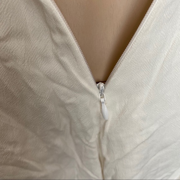 LULU’s Cream tie waist romper - Picture 6 of 7